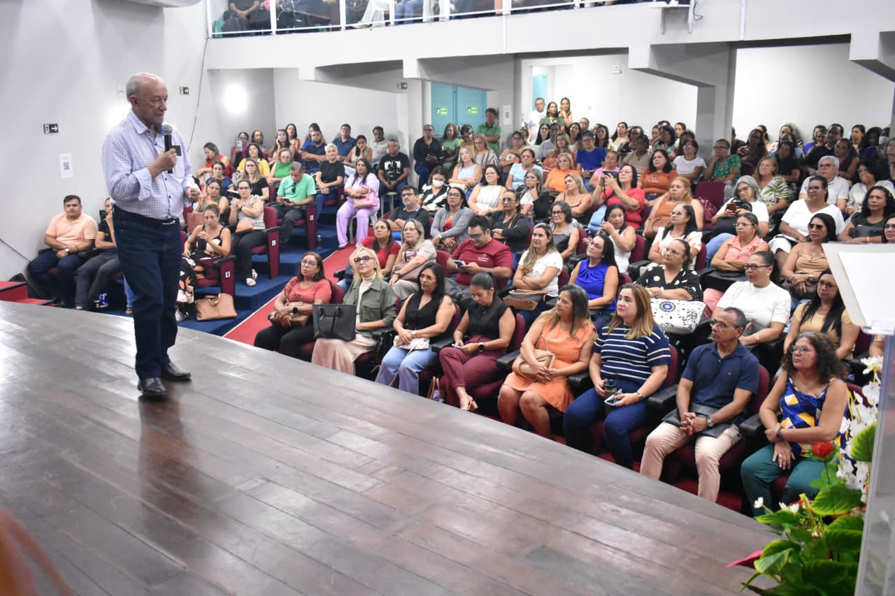 Jornada Pedagógica de São Gonçalo do Amarante reúne professores e coordenadores com debate sobre educação digital 