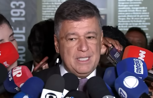 FireShot Capture 969 - PRESIDENTE DA CPMI PERDE PACIÊNCIA COM BLINDAGEM DO STF A DANIEL VO_ - [www.youtube.com].png