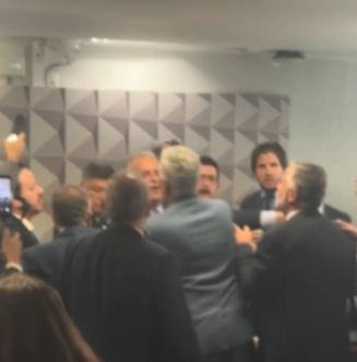 O pau quebra na CPMI do INSS após aprovação da quebra de sigilo de Lulinha