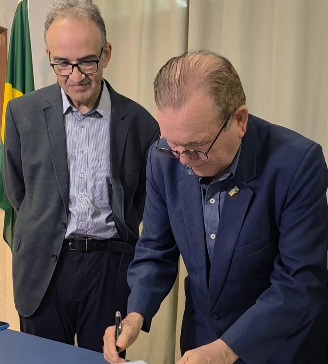 Prefeito Jaime Calado sanciona Lei do Piso dos Professores com reajuste de 5,4% e pagamento retroativo a janeiro/26