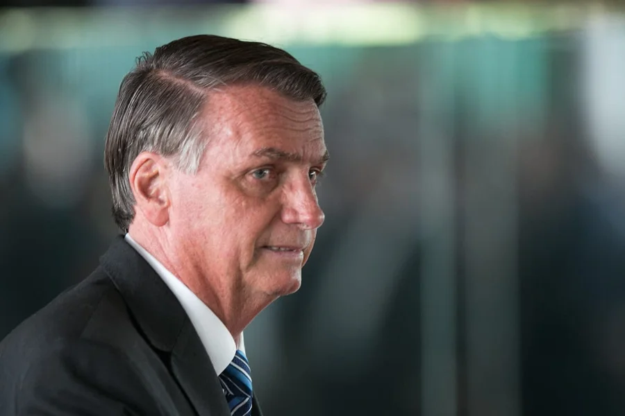 Bolsonaro teve queda de saturação durante a noite na Papudinha