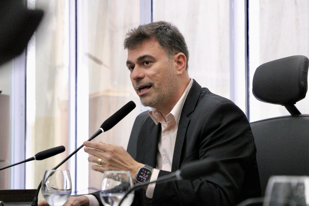 Vereador Professor Ítalo solicita esclarecimentos ao Governo do RN sobre reformas em escolas estaduais de Parnamirim