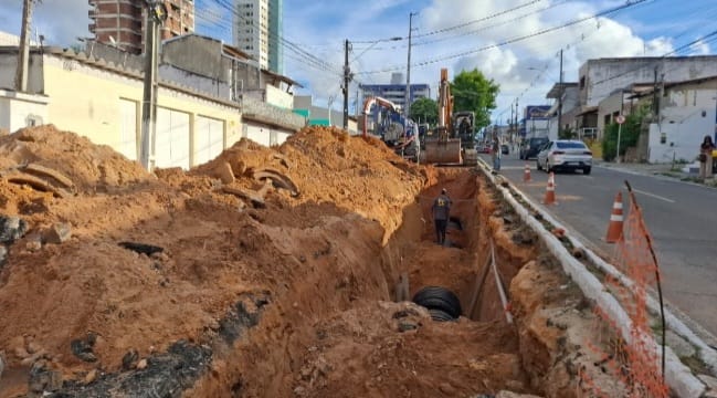 STTU realiza intervenção na Romualdo Galvão para obra de drenagem