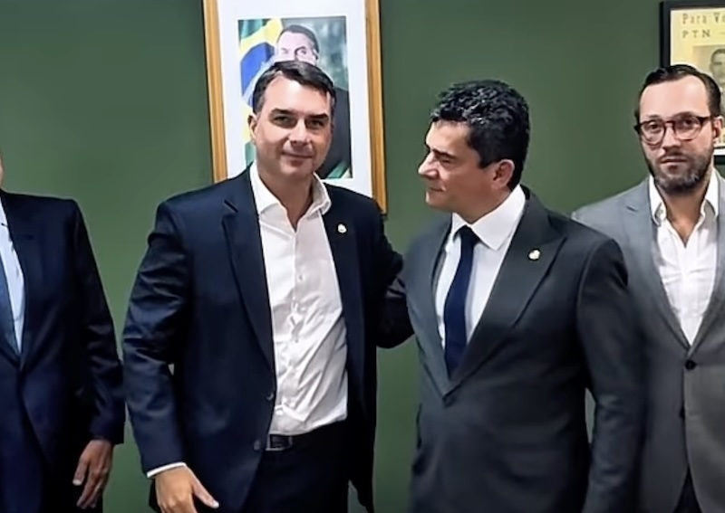 fbfbf11c-flavio-bolsonaro-declara-apoio-a-sergio-moro-no-parana-18mar26.jpg