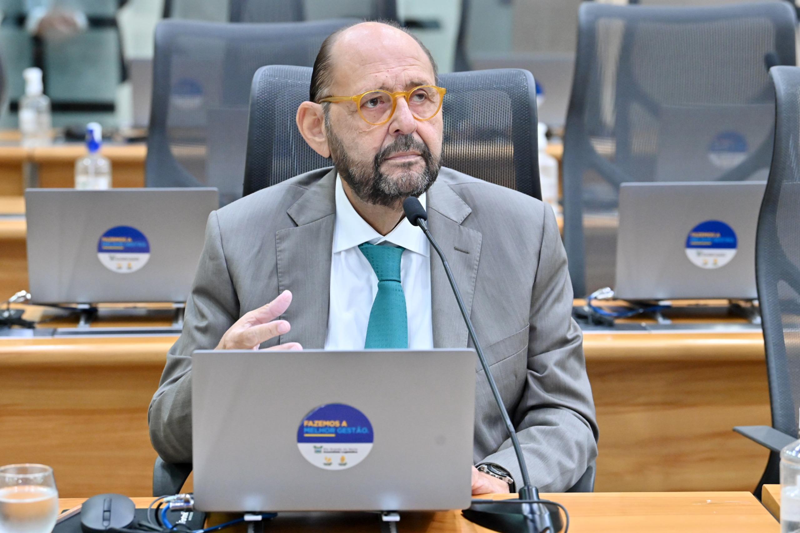 Gustavo Carvalho critica cenário da educação no RN e cobra ações do Governo