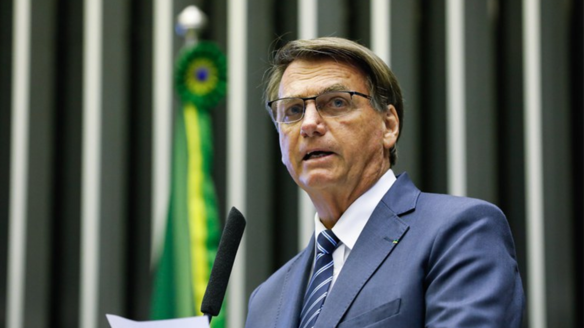 Bolsonaro tem previsão de alta nesta sexta-feira, diz boletim