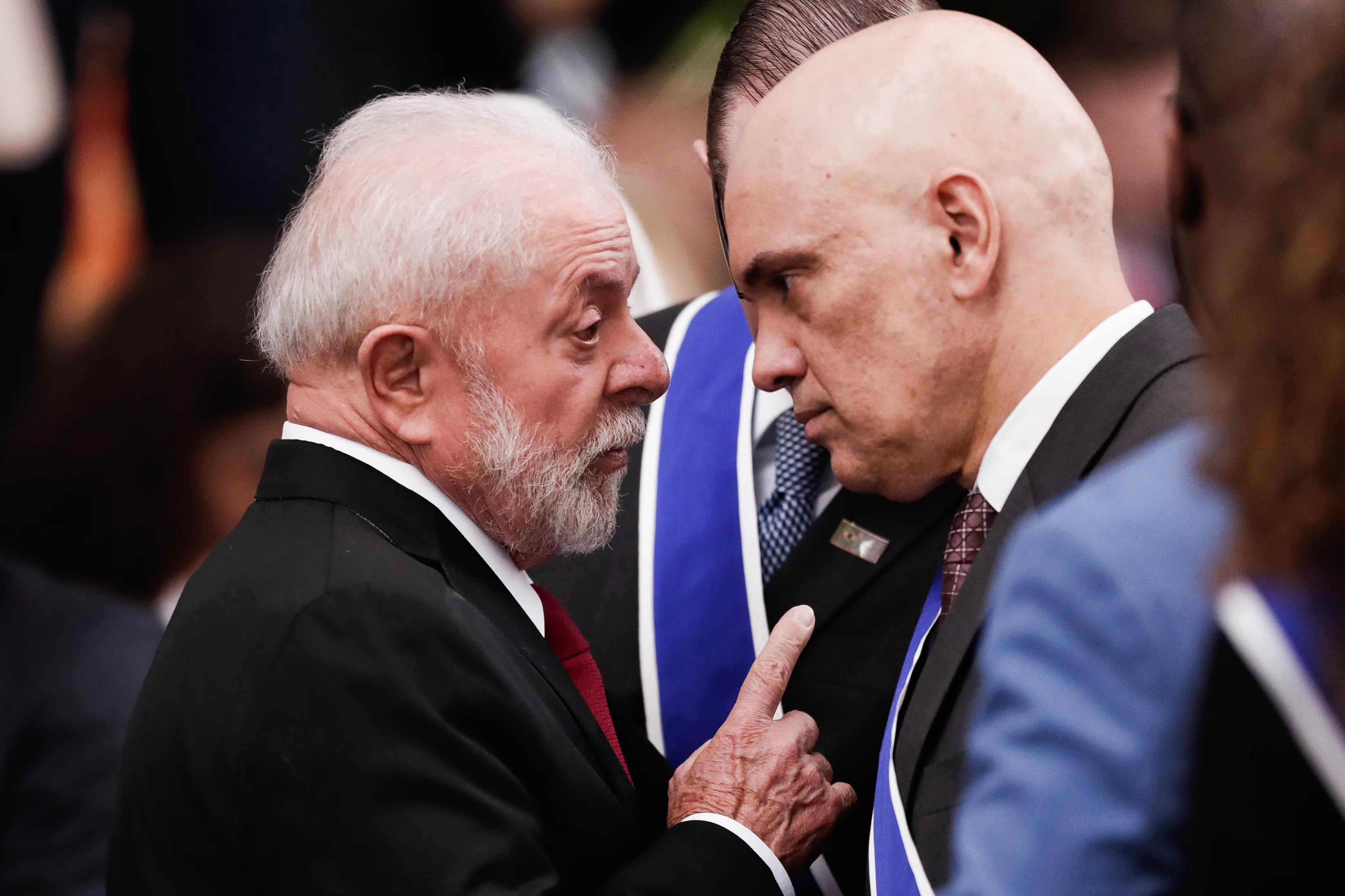 O presidente Lula defende o ministro do STF Alexandre de Moraes dos ataques de Elon Musk. Foto: Wilton Júnior/Estadão