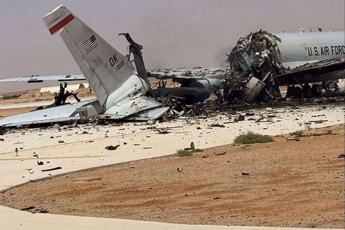 Veja imagens do avião militar dos EUA de R$ 1,4 bilhão destruído por ataque do Irã na Arábia Saudita