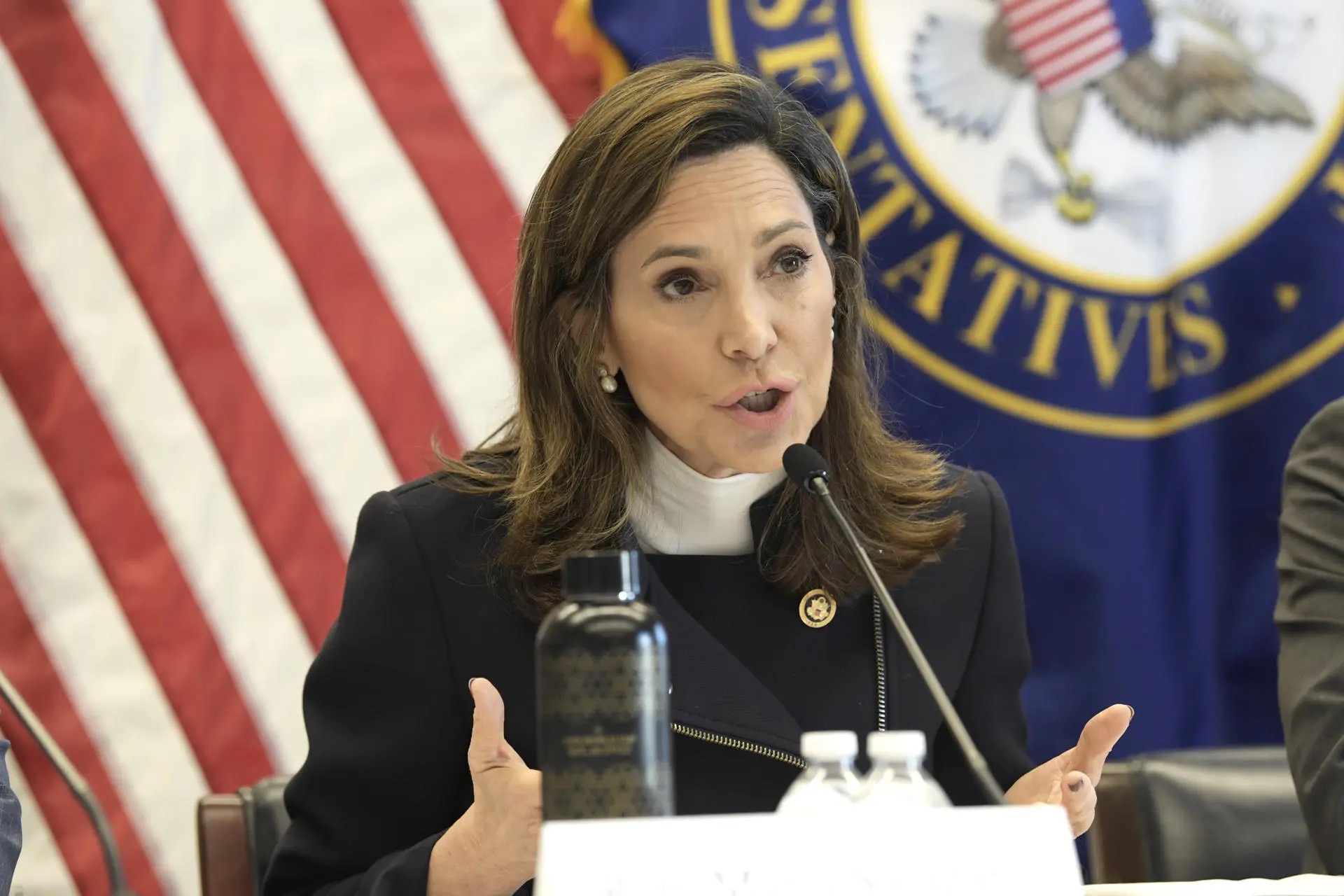 A deputada republicana María Elvira Salazar é conhecida por suas críticas a regimes autoritários na América Latina e ao Brasil (Foto: EFE/ Lenin Nolly)