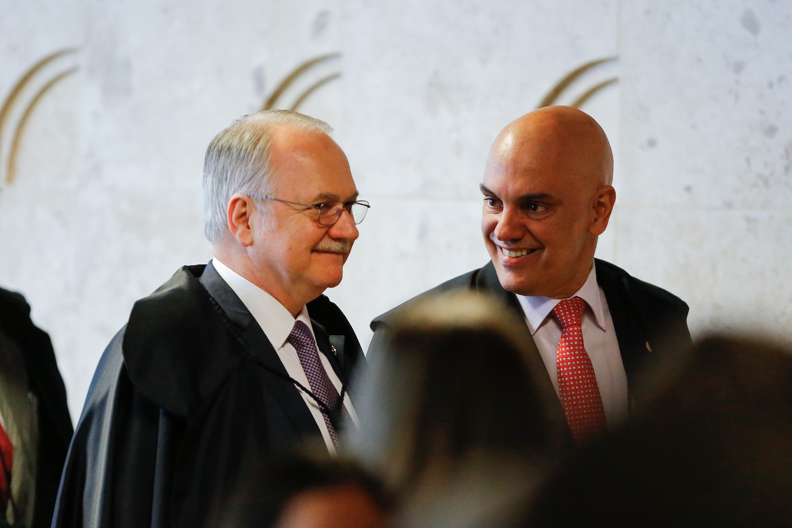 Na imagem, os ministros Edson Fachin (esq.) e Alexandre Moraes (dir.), do Supremo Tribunal Federal