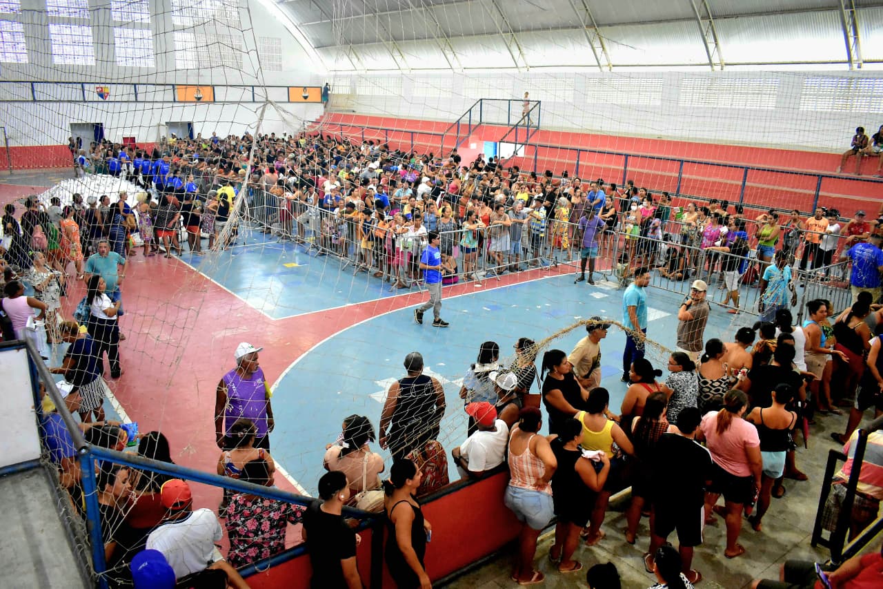 Prefeitura de São Gonçalo inicia entrega do  Peixe da Semana Santa