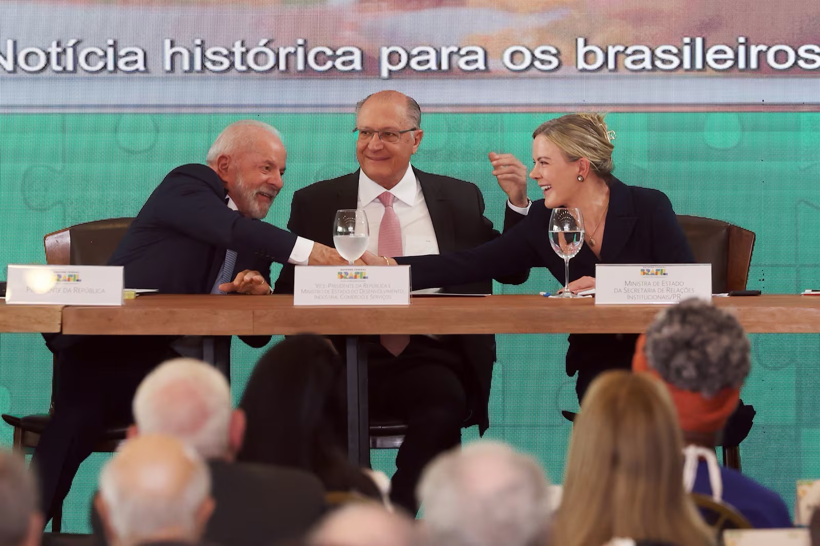 Presidente Lula (PT) exonerou Geraldo Alckmin (PSB) e Gleisi Hoffmann (PT) das respectivas funções Antonio Cruz/Agência Brasil 