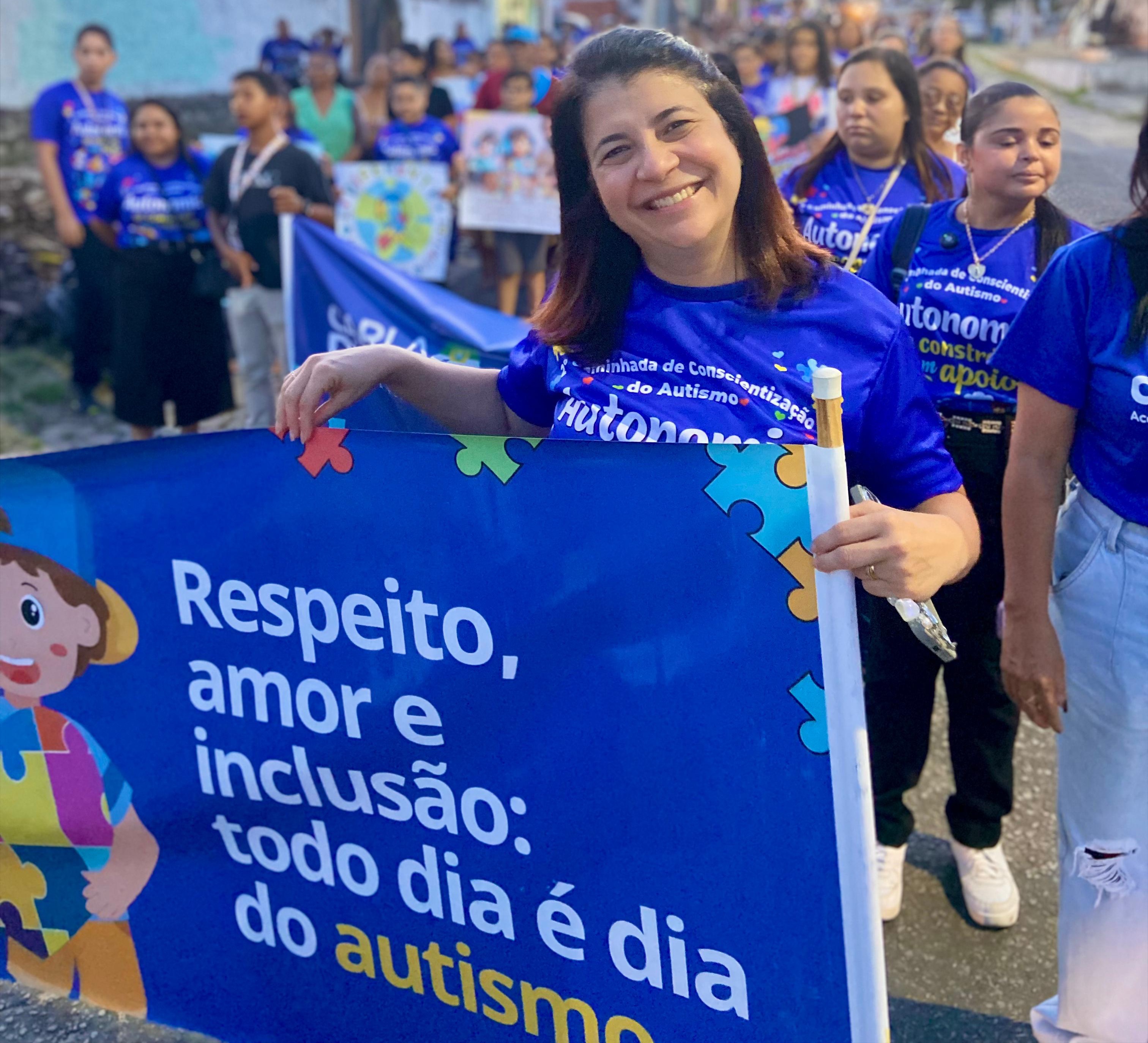 Carla Dickson participa de caminhada de conscientiza&ccedil;&atilde;o sobre o autismo em  Canguaretama | Blog do Gustavo Negreiros