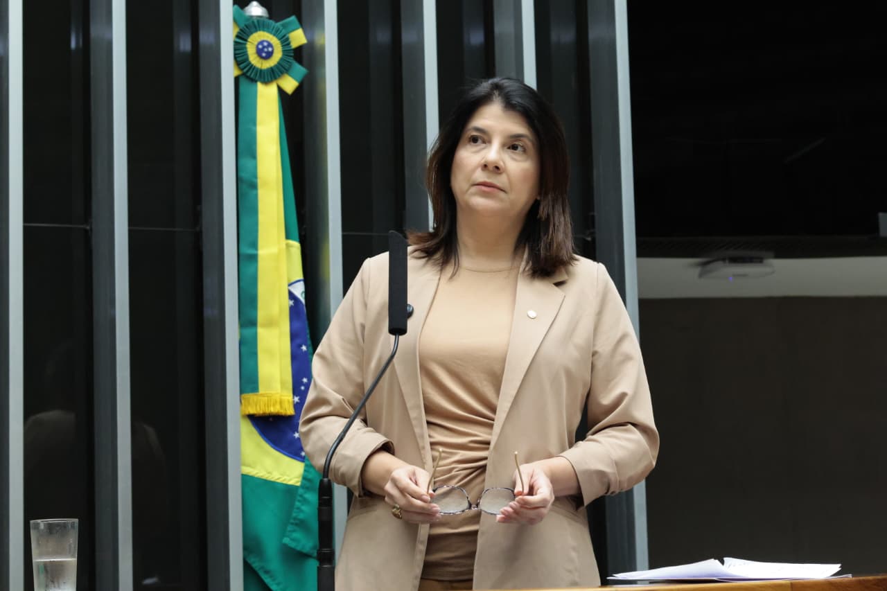 Deputada Carla Dickson critica governos do PT e denuncia aumento do feminicídio no Brasil e no RN