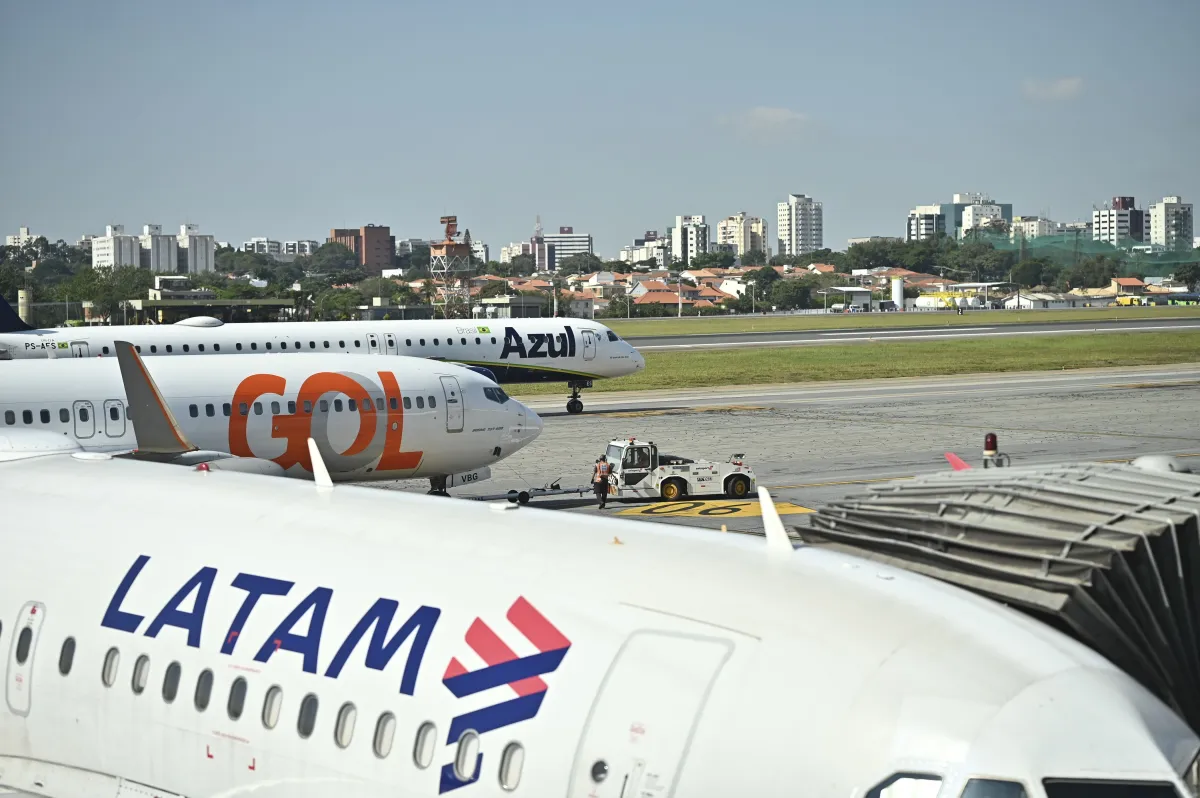 aviões latam gol azul