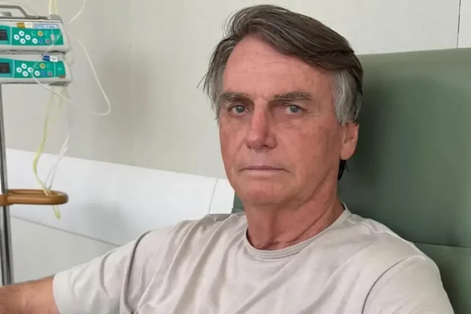 Jair Bolsonaro no hospital — Foto: Reprodução