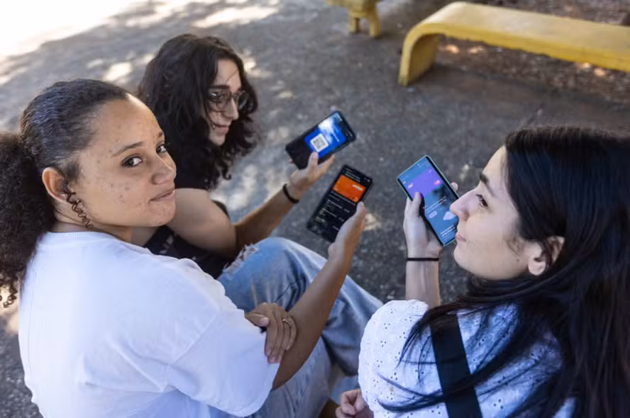 jovens celular
