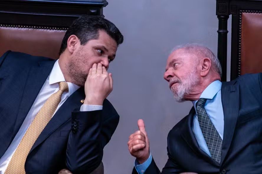 Presidente Lula e Davi Alcolumbre (Senado) — Foto: Brenno Carvalho / Agência O Globo