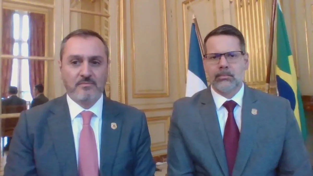 O-diretor-geral-da-PF-Andrei-Rodrigues-e-o-secretario-geral-Felipe-Seixas-1.webp