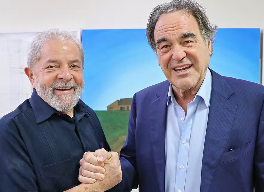 Lula com Oliver Stone, em 2021 — Foto: Reprodução / Instagram