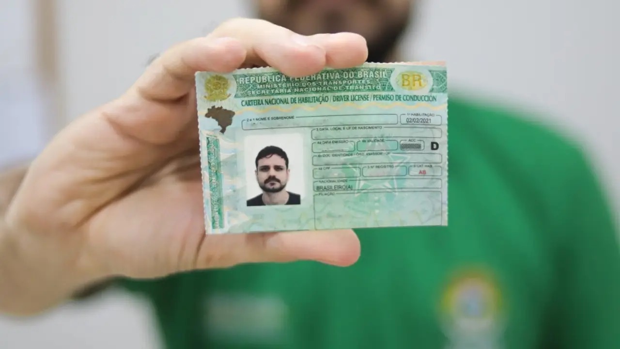 Carteira Nacional de Habilitação (Renato Beiruth/Detran/AC/Divulgação) 