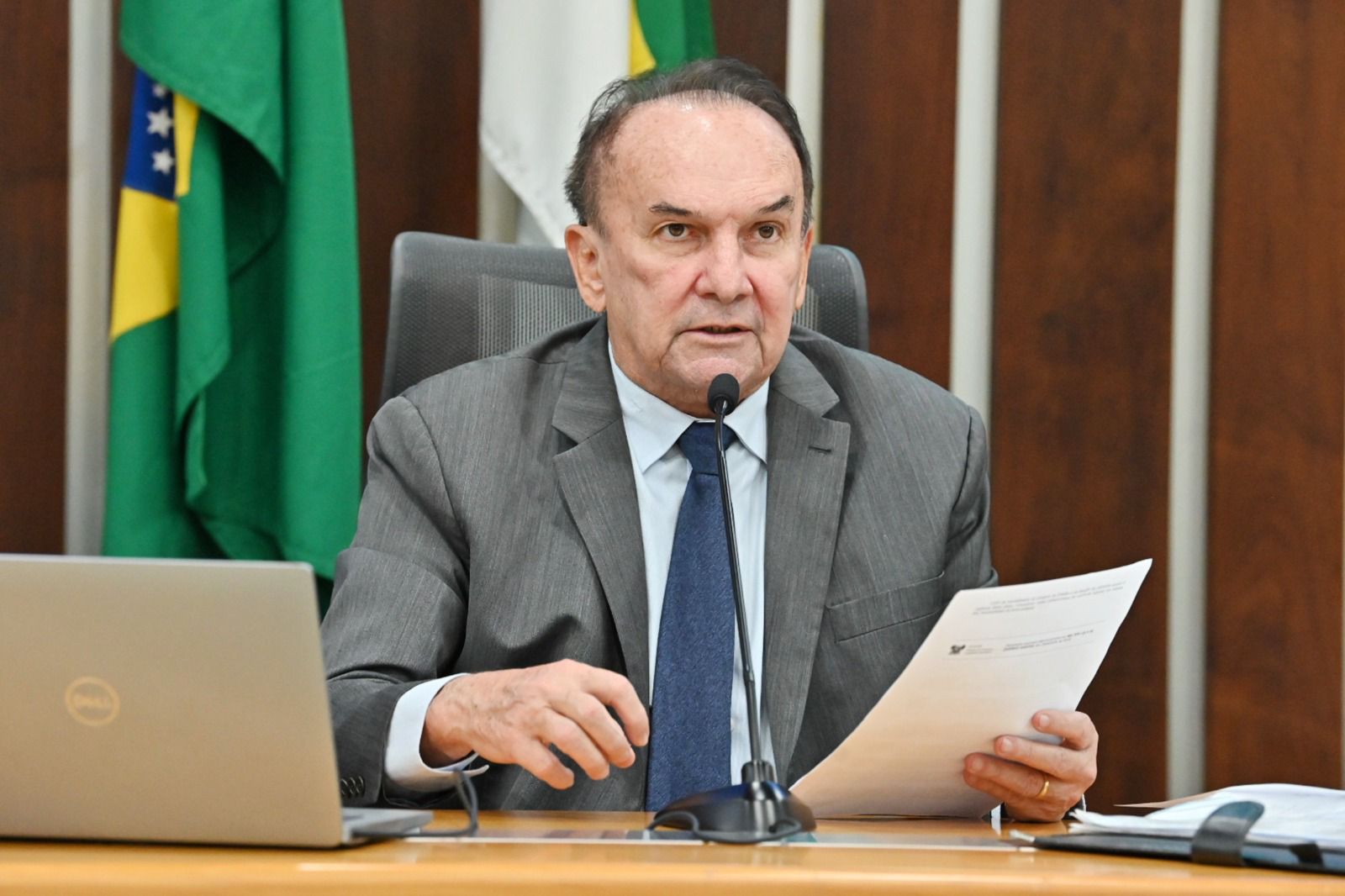 Nelter Queiroz 