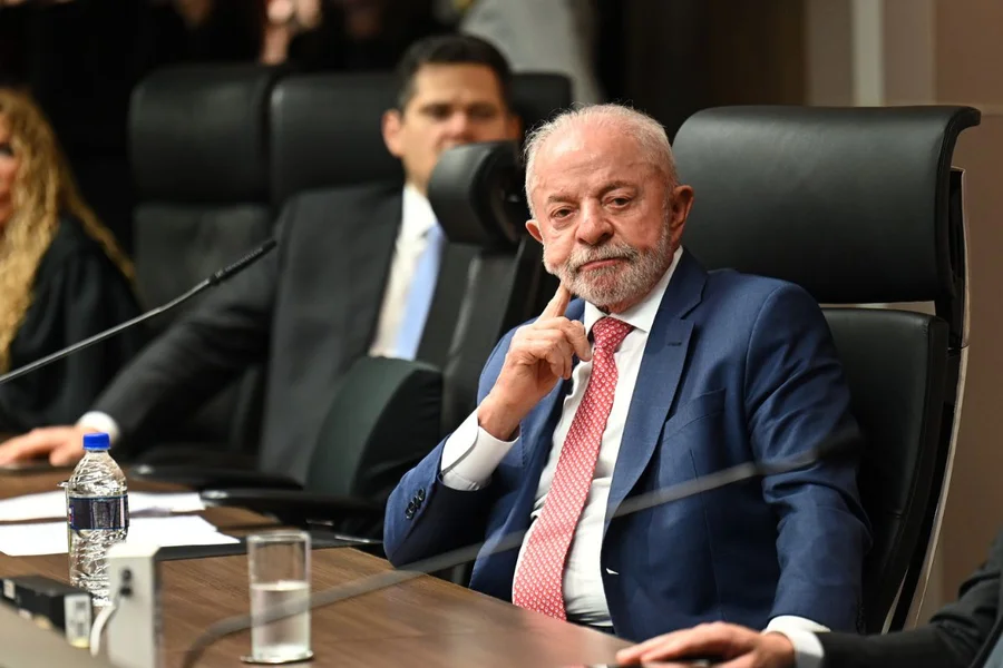 Planalto avalia ir ao STF após derrota imposta por Alcolumbre