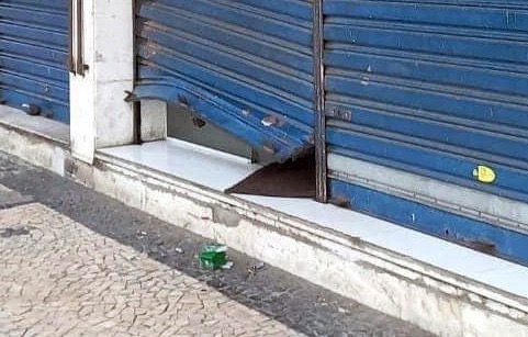 arrombamento comércio | loja arrombada