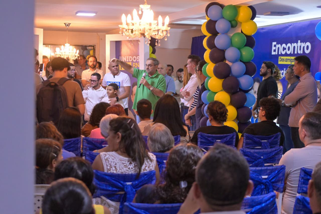Álvaro Dias recebe apoio de Márcio Gomes na Zona Norte e assume compromisso de recuperar vias estaduais da região