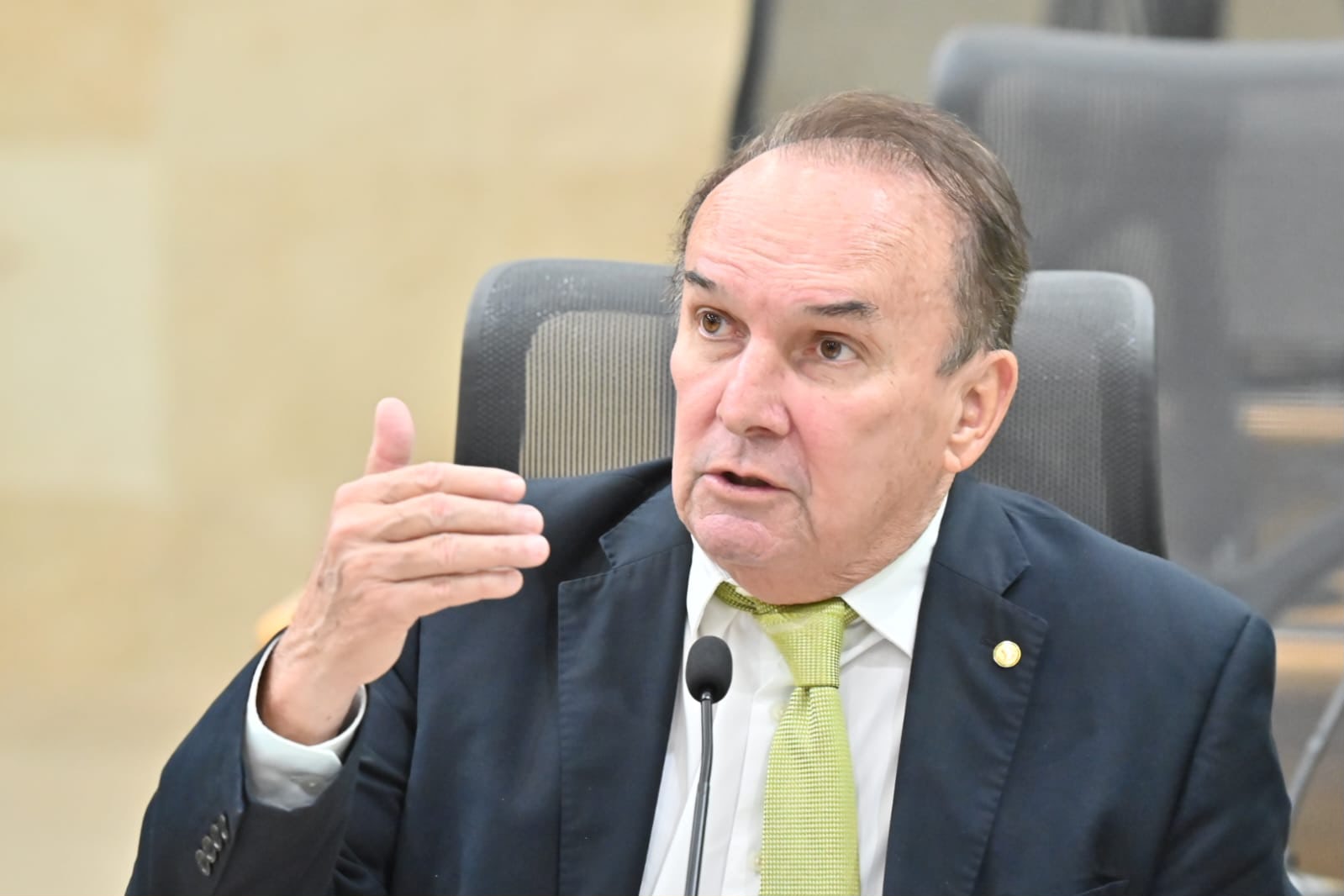 Nelter Queiroz 