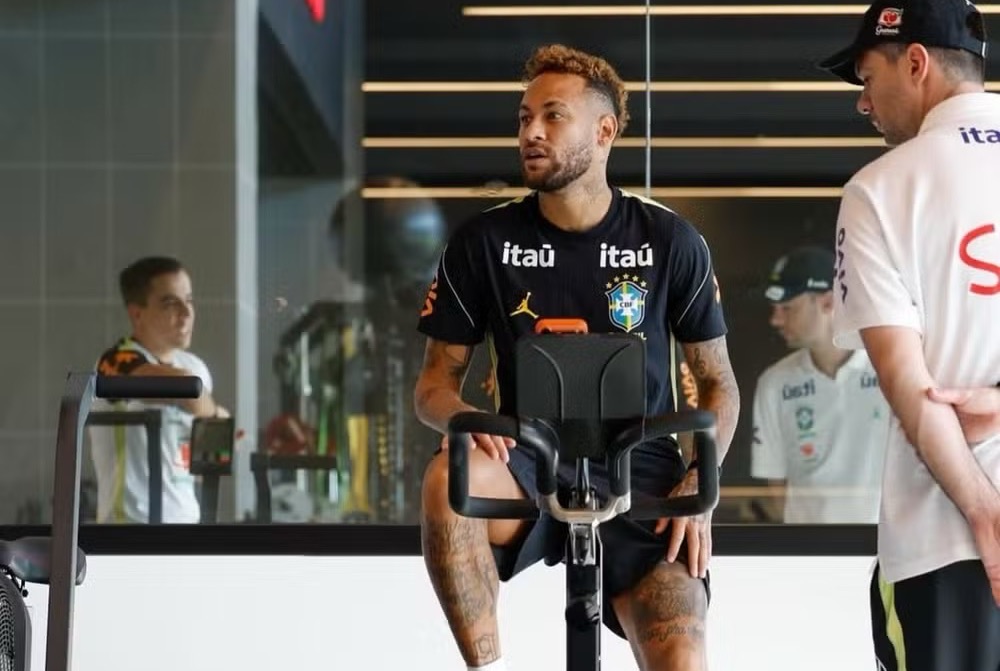 Neymar em trabalho físico com a seleção brasileira em Nova Jersey — Foto: CBF