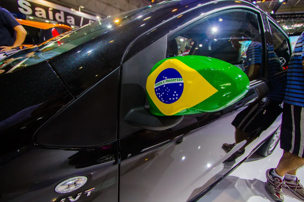 Personalizou o carro para a Copa? Saiba como evitar a multa