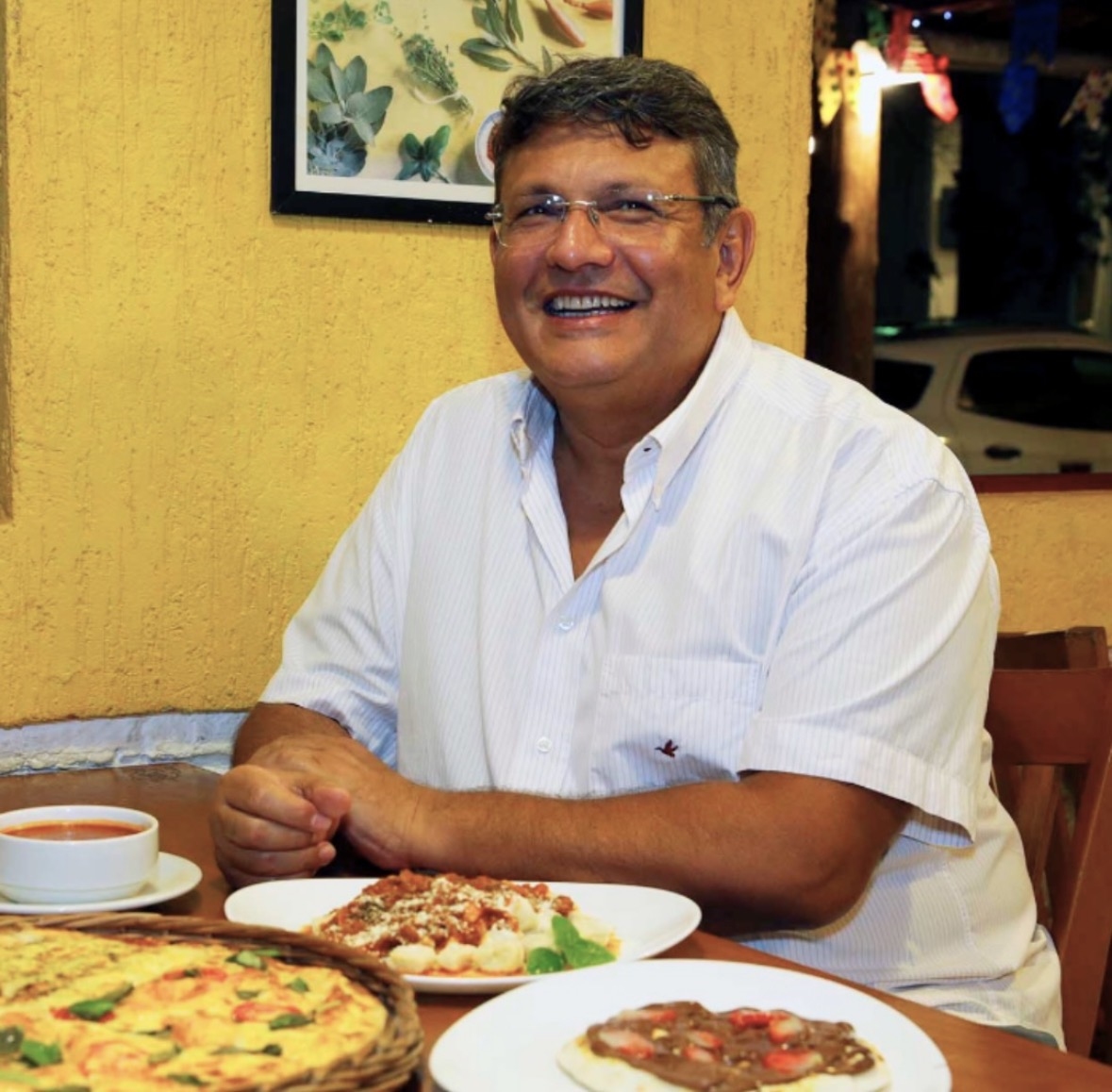 Ariel Scaff Only Pizza