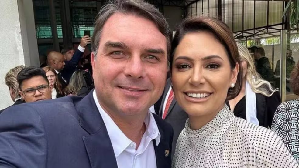 FLAVIO E MICHELLE BOLSONARO  — Foto: Reprodução