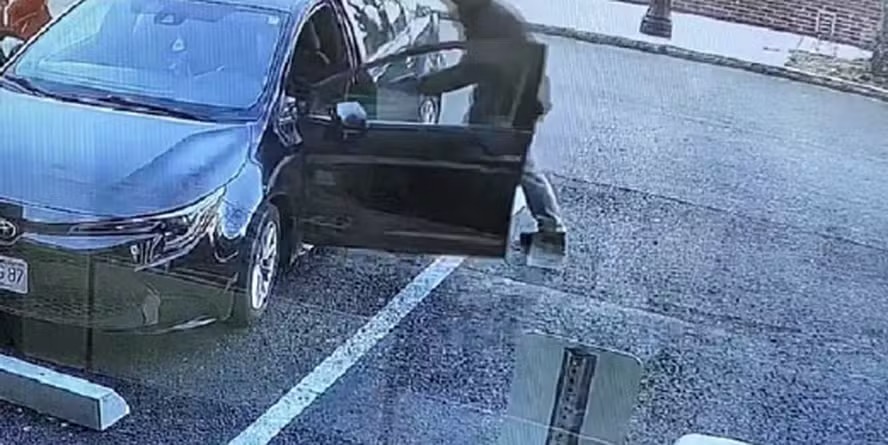 Brasileiro foi preso por suspeita de participar de roubo de R$ 1 milhão — Foto: Reprodução