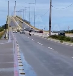 Óleo na pista da ponte Newton Navarro | via certa