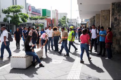 Tremor foi sentido em El Salvador, onde prédios foram evacuados Jose Cabezas/Reuters - 17.06.2026