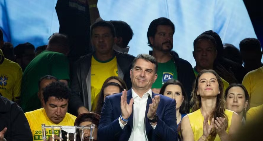 Após conflitos, Michelle Bolsonaro faz vídeo em apoio a candidatura de Flávio — Foto: Maria Isabel Oliveira / Agência O Globo