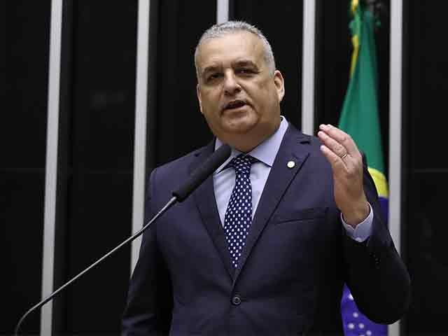 Deputado Alfredo Gaspar é o nome anunciado para vice de Flávio Bolsonaro