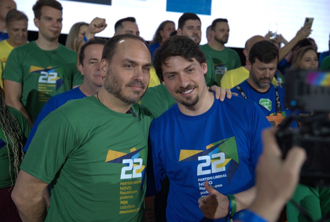 carlos Bolsonaro e Jair Renan Bolsonaro | reproducão