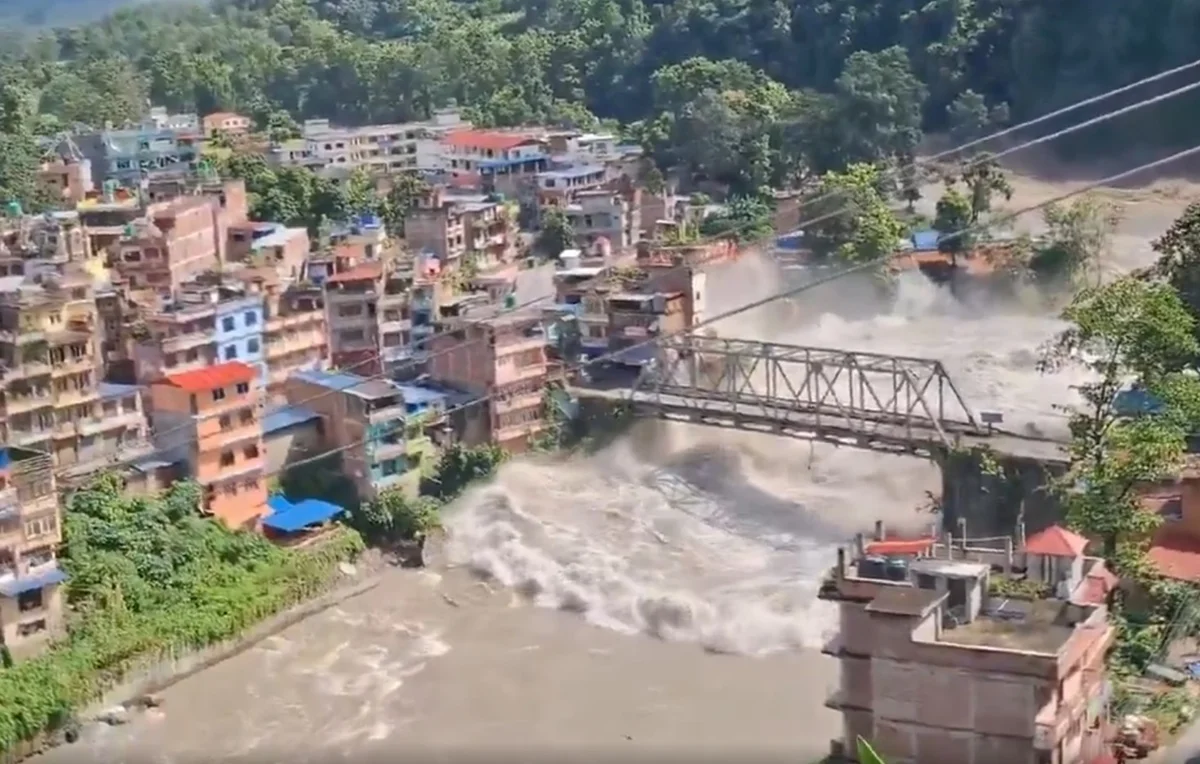 mar-de-lama-no-nepal.webp