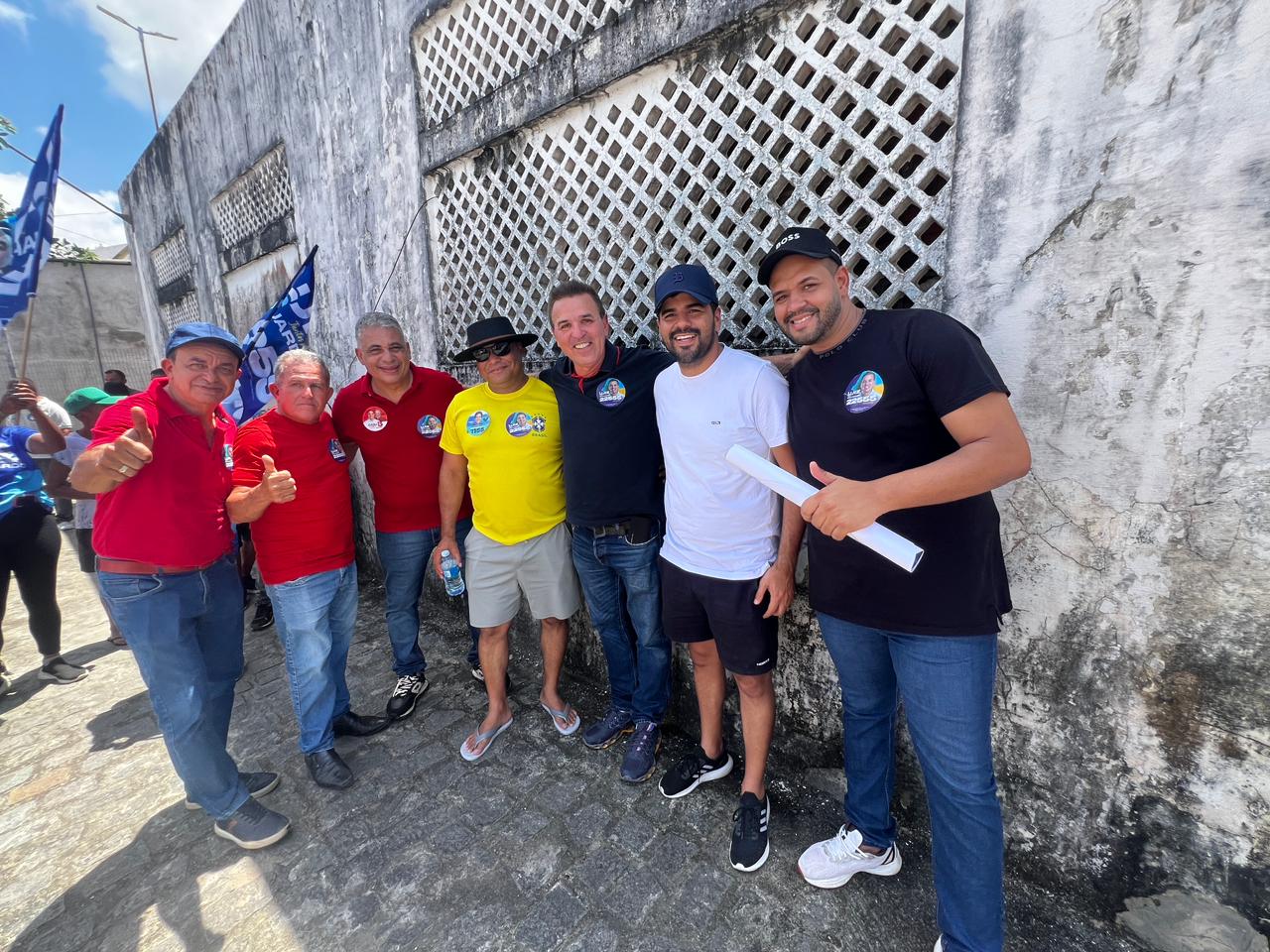 Prefeito Leandro Varela apresenta seus candidatos no Adesivaço em Canguaretama 