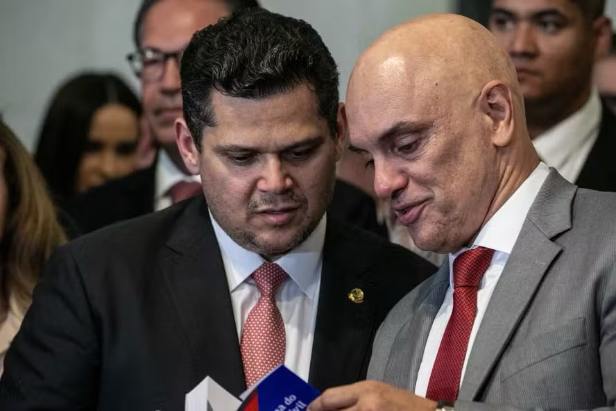 Alexandre de Moraes, Ministro do Supremo Tribunal Federal (STF) e Davi Alcolumbre — Foto: Brenno Carvalho / Agência O Globo