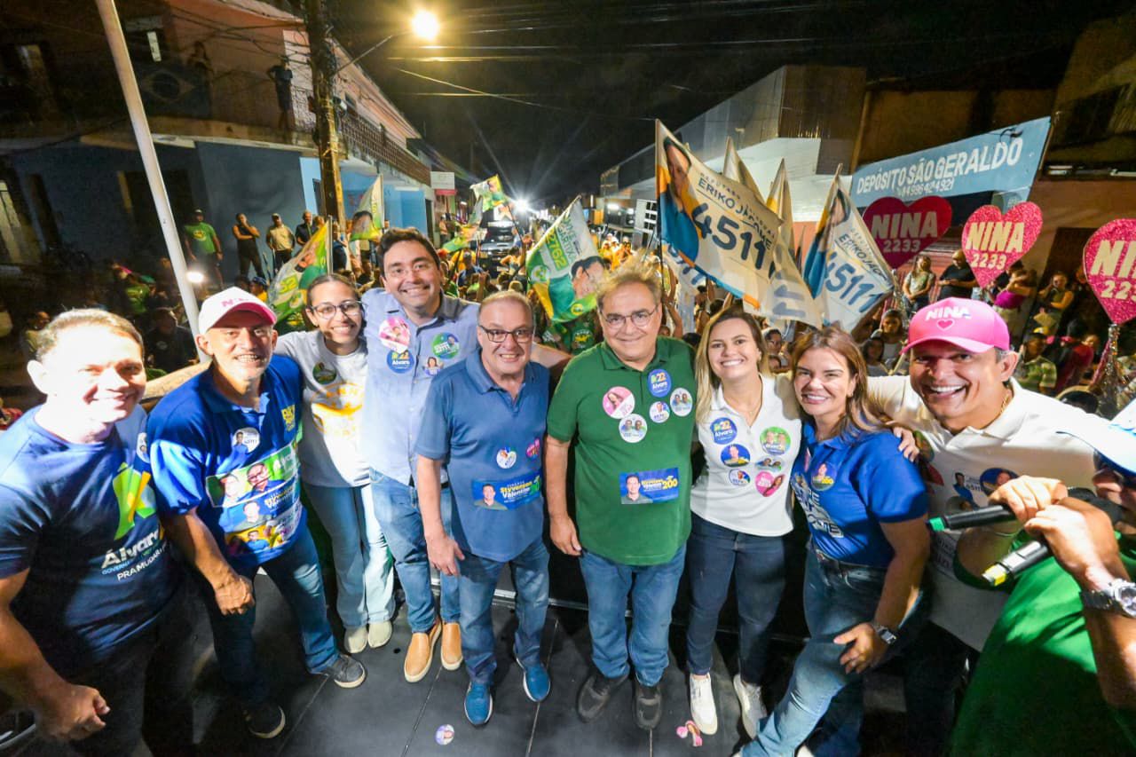 No aniversário das Quintas, Álvaro faz grande passeata e participa de mais dois encontros em Natal