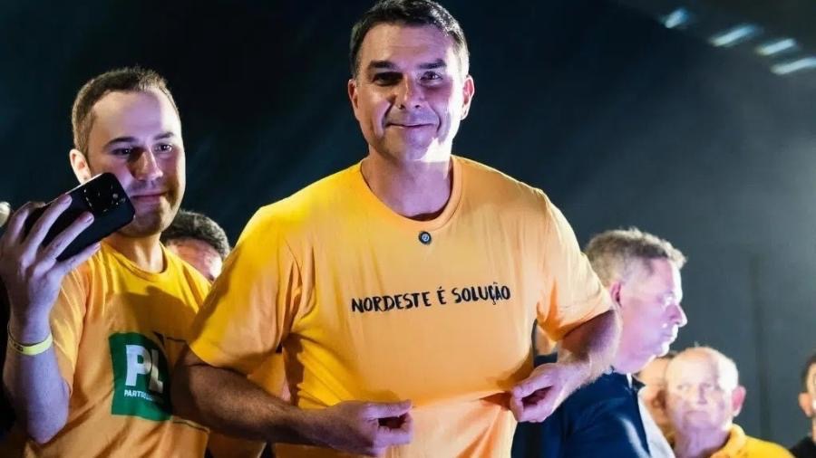 Flávio Bolsonaro (PL) em ato de pré-campanha em Natal, em março: 