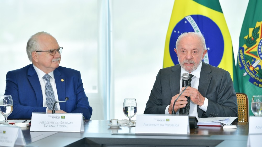 Presidente do STF, ministro Edson Fachin, com o presidente Lula (PT). (Foto: Pedro França/CNJ)