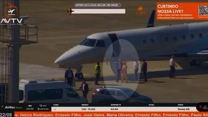 Alexandre de Moraes e Viviane Barci, esposa do ministro, saindo de jatinho ligado a Daniel Vorcaro | Reprodução