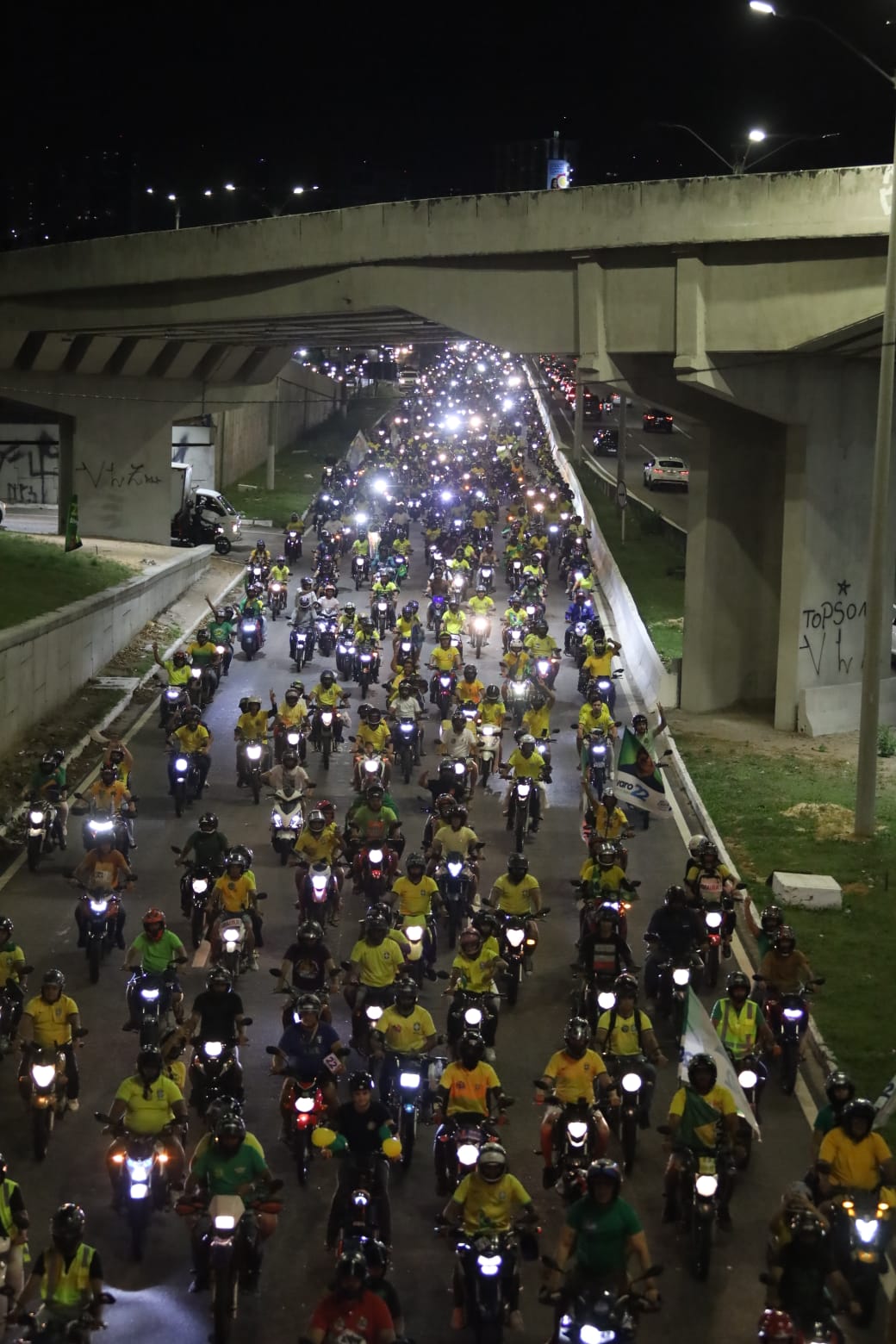 A direita assustou a esquerda motociata flavio bolsonaro