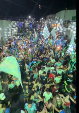 Neilton realiza verdadeiro carnaval nas ruas de Apodi no encerramento da campanha