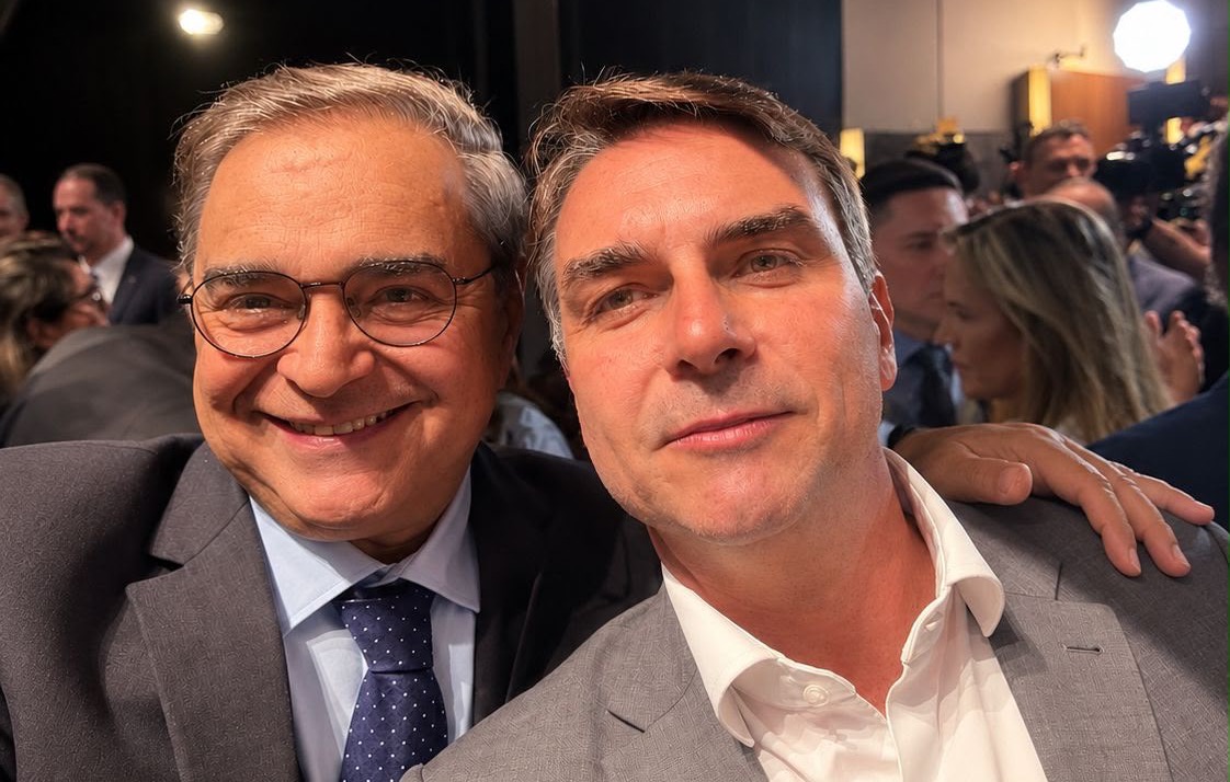 ALVARO DIAS E FLÁVIO BOLSONARO